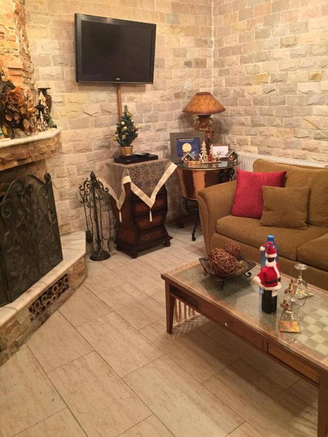 The Love Holiday House Tris Elies Екстериор снимка