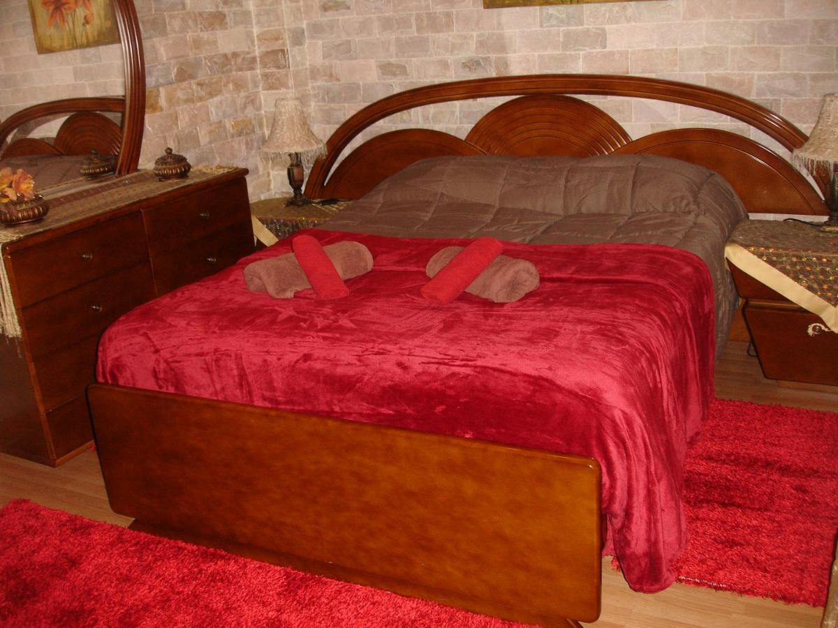 The Love Holiday House Tris Elies Екстериор снимка