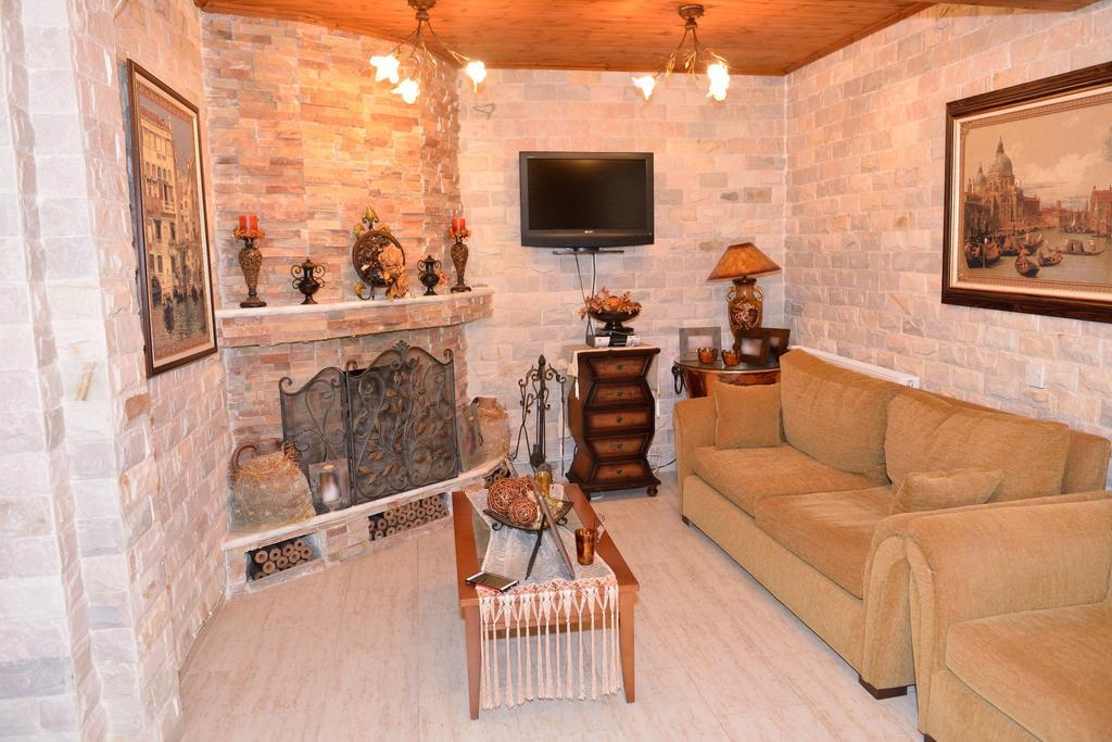 The Love Holiday House Tris Elies Екстериор снимка