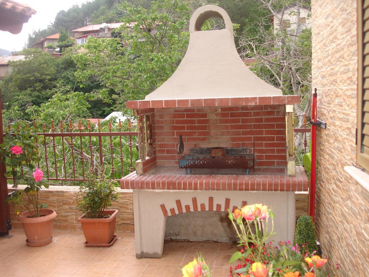 The Love Holiday House Tris Elies Екстериор снимка