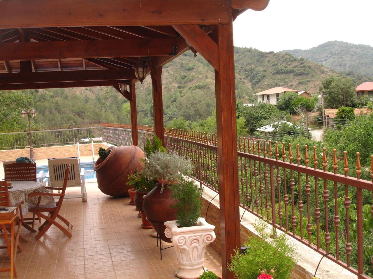 The Love Holiday House Tris Elies Екстериор снимка
